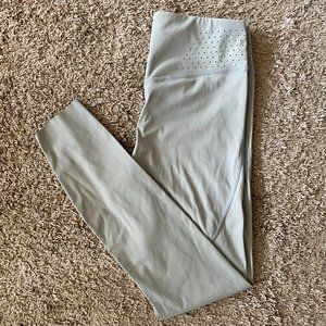 The Best Basic Leggings EVER